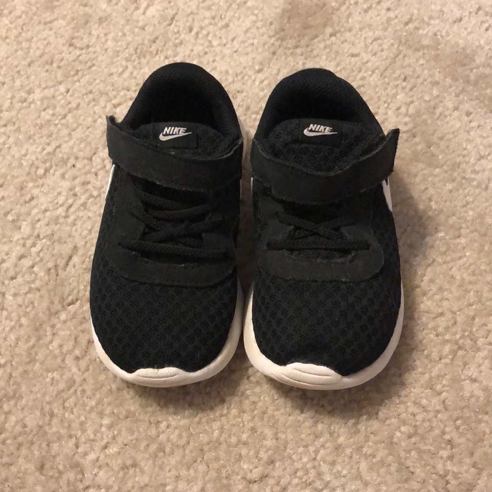 Toddler Size 9 Black Nike Shoes
